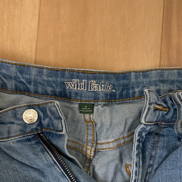 Distressed High Rise Mom Jeans - Picture 3 of 4